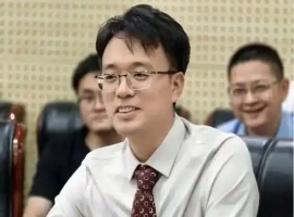 武汉某高校硕士研究生的招生咨询帖在网络上迅速走红。帖中，导师明确表示：“不会做PPT的优先！-哈撒资源分享网